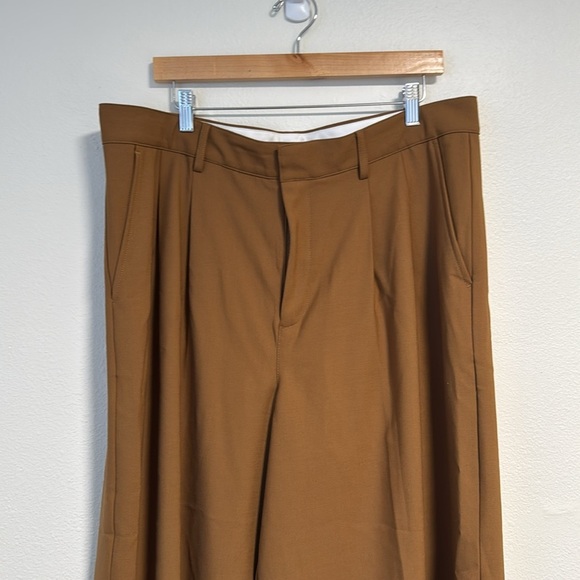 Madewell The Harlow Superwide-Leg Trouser in Camel - Picture 8 of 13